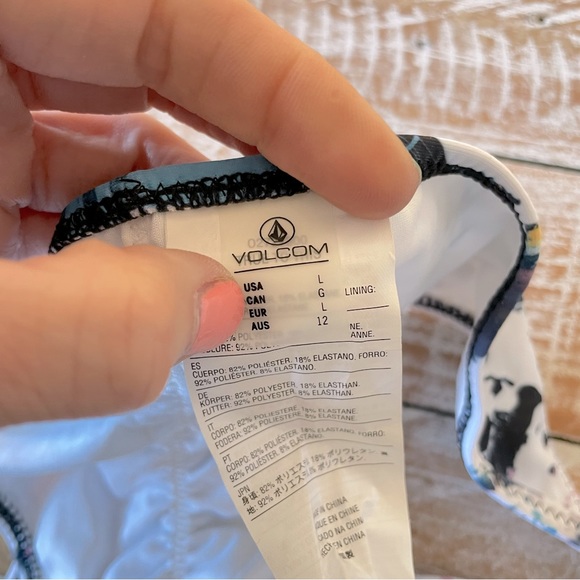 👙VOLCOM Collage Dropout V Bottom Only👙~large - Picture 9 of 11